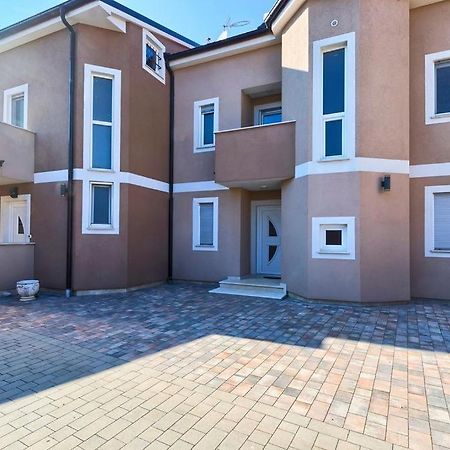 Lovely Fazana Apartments 400M From The Sea Экстерьер фото