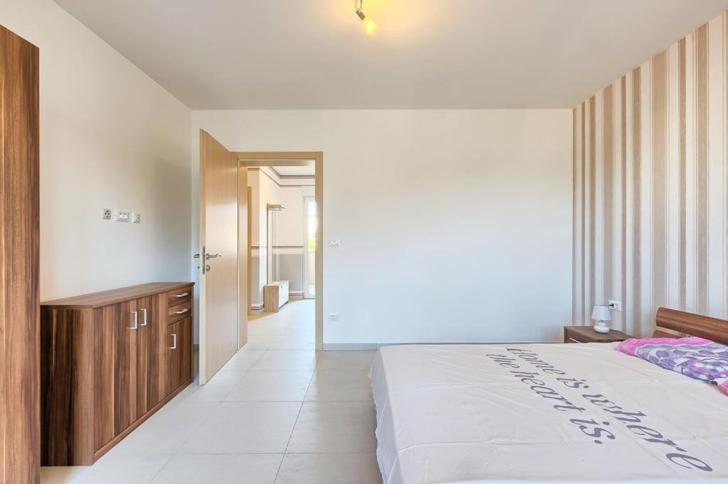 Lovely Fazana Apartments 400M From The Sea Экстерьер фото