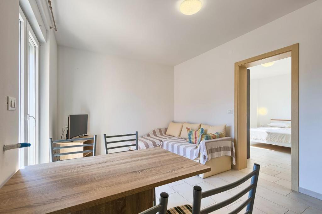 Lovely Fazana Apartments 400M From The Sea Экстерьер фото